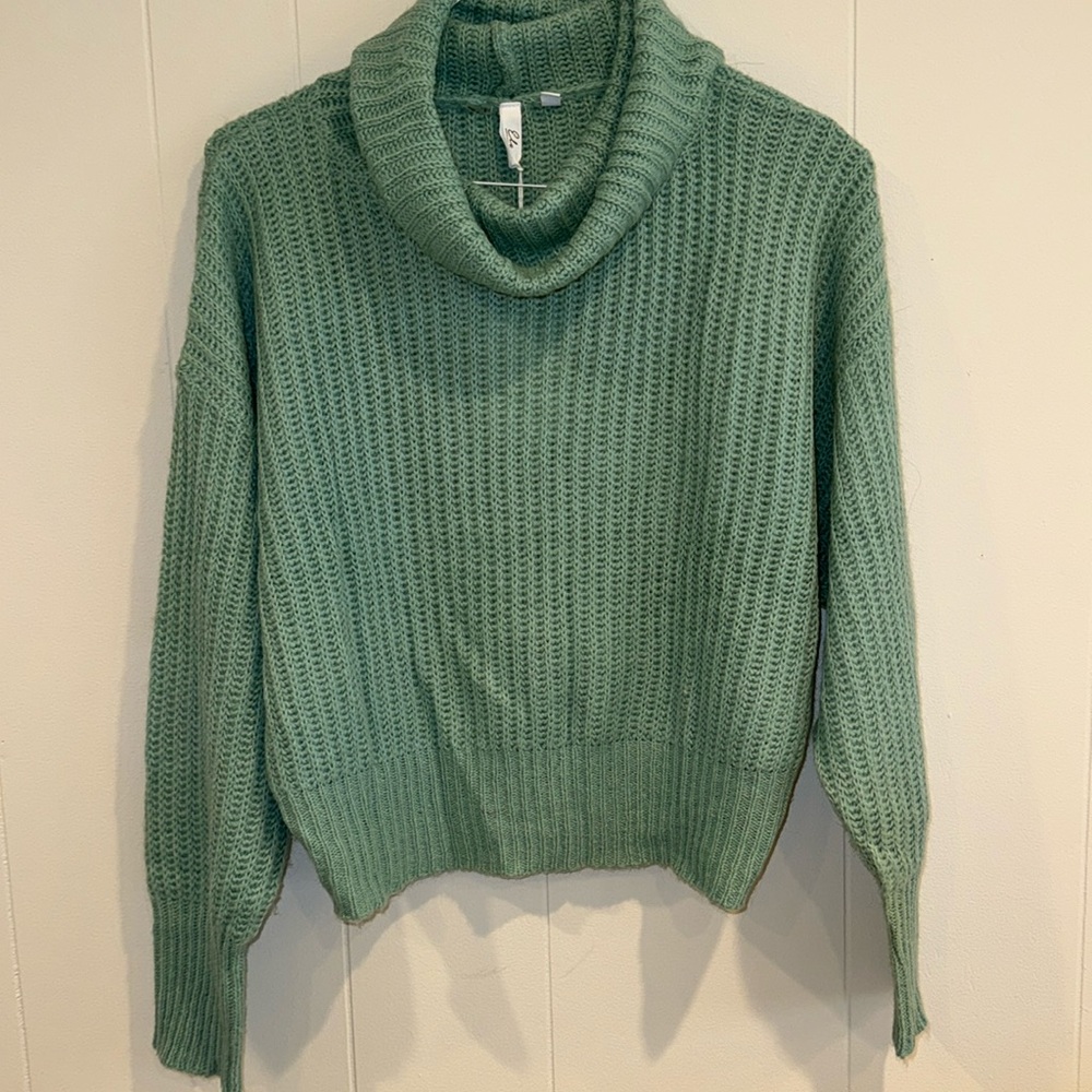 NWT Elan turtleneck sweater